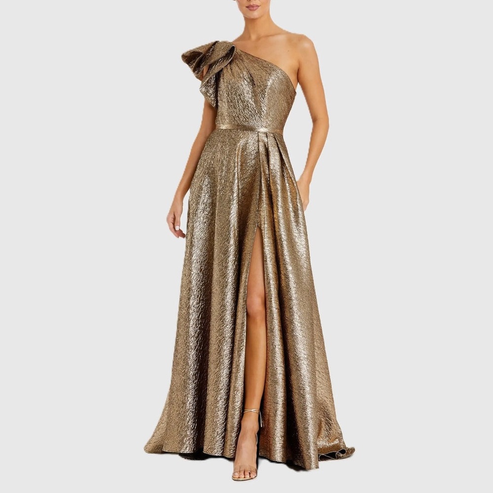 NWOT Mac Duggal Gold One Shoulder Metallic Ballgown size 10